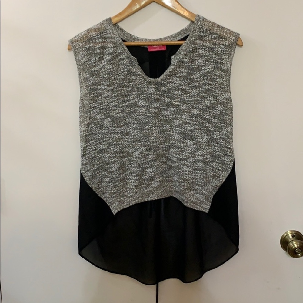 Sleeveless, High-Low, Key-Hole Back Top